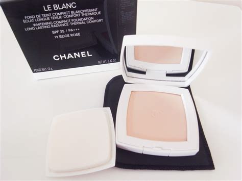 chanel le blanc compact